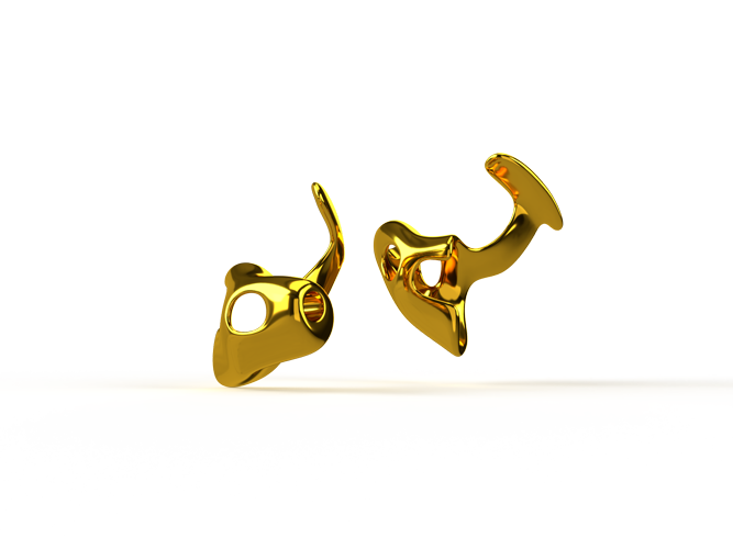 Zwei glänzende goldfarbene, organisch geformte Elemente schweben vor einer schwarzen perforierten Fläche über einer goldfarbenen, strukturierten Oberfläche.